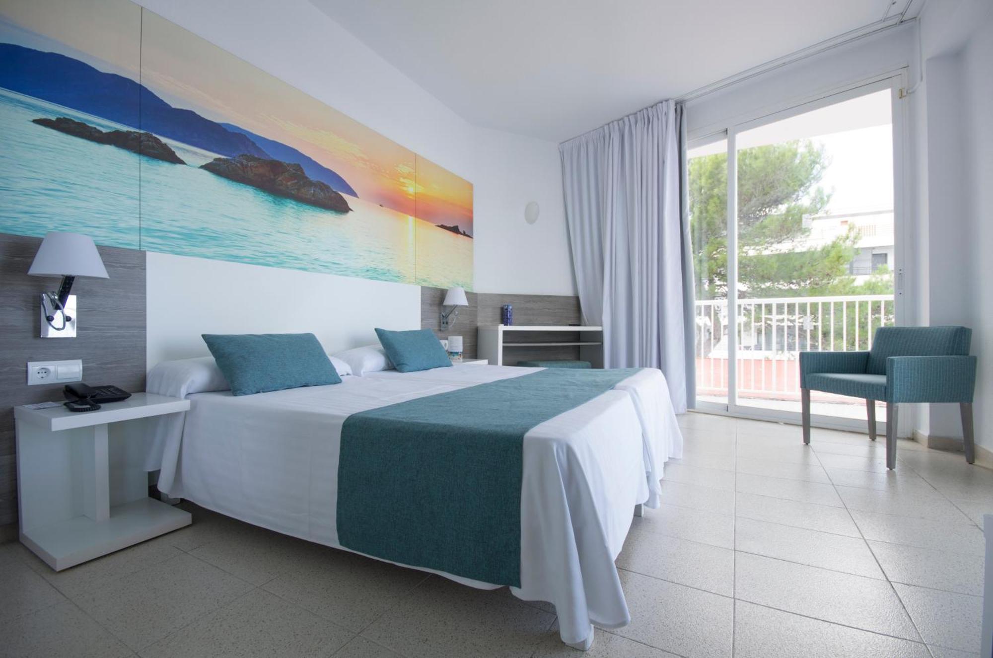 Azuline Hoteles Mar Amantis & II San Antonio  Rum bild